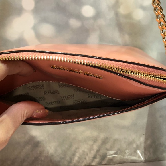 Michael Kors 3-piece Set peach crossbody NWT - Picture 3 of 8